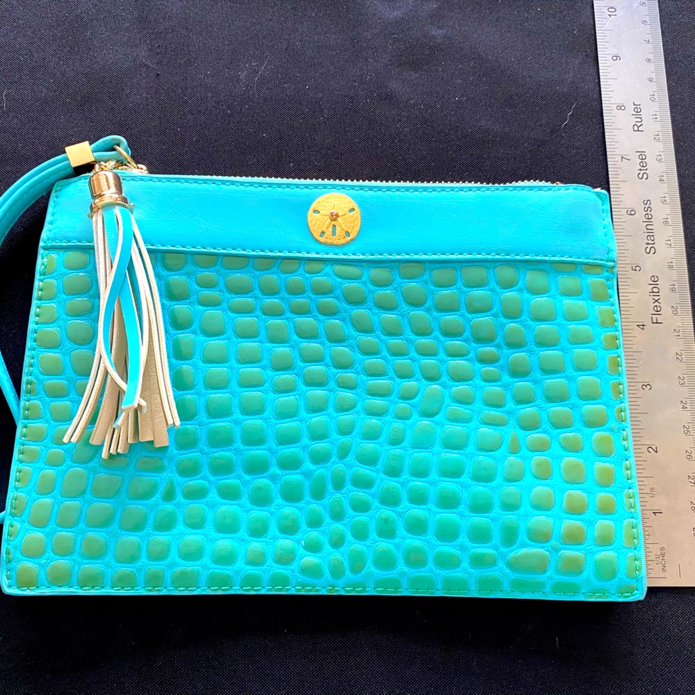 Bosom Buddy — Turquoise Wristlet